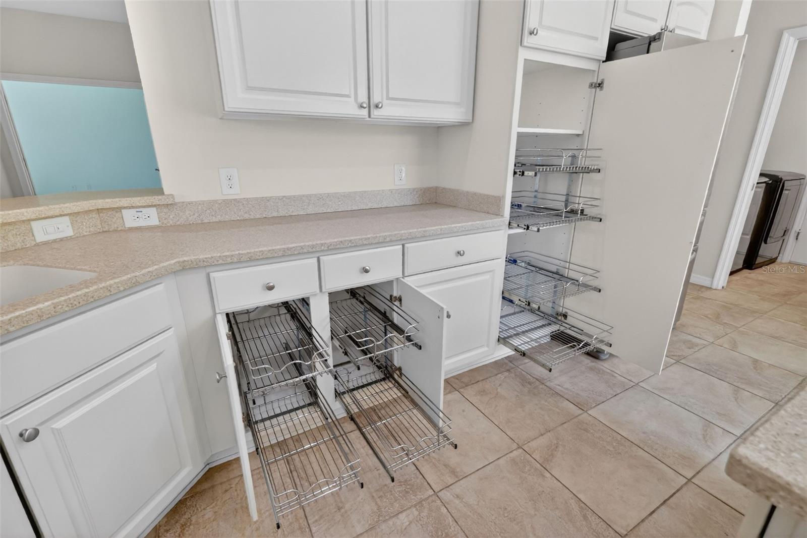 Image 12 of 64 For 2970 Fisher Avenue