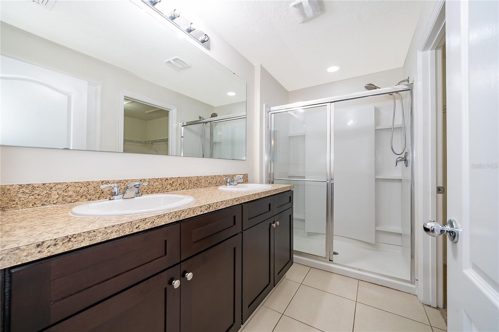 Image 17 of 30 For 4806 Riverwalk Dr.