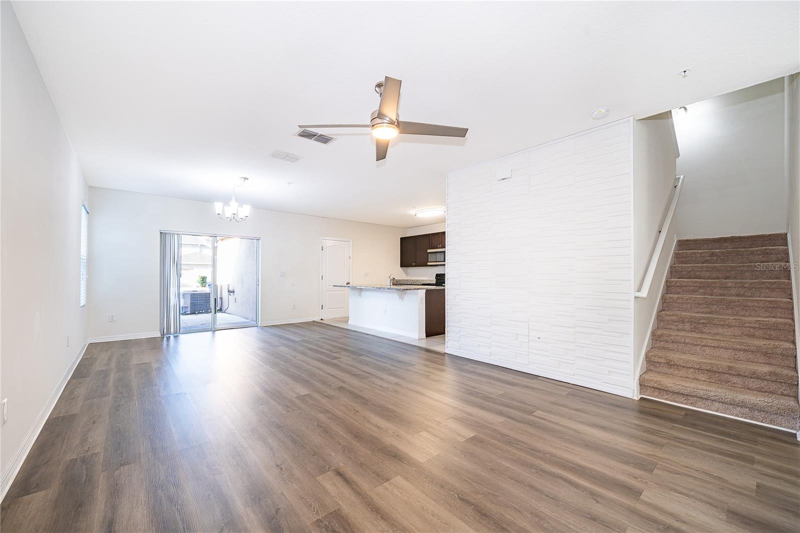Image 4 of 30 For 4806 Riverwalk Dr.