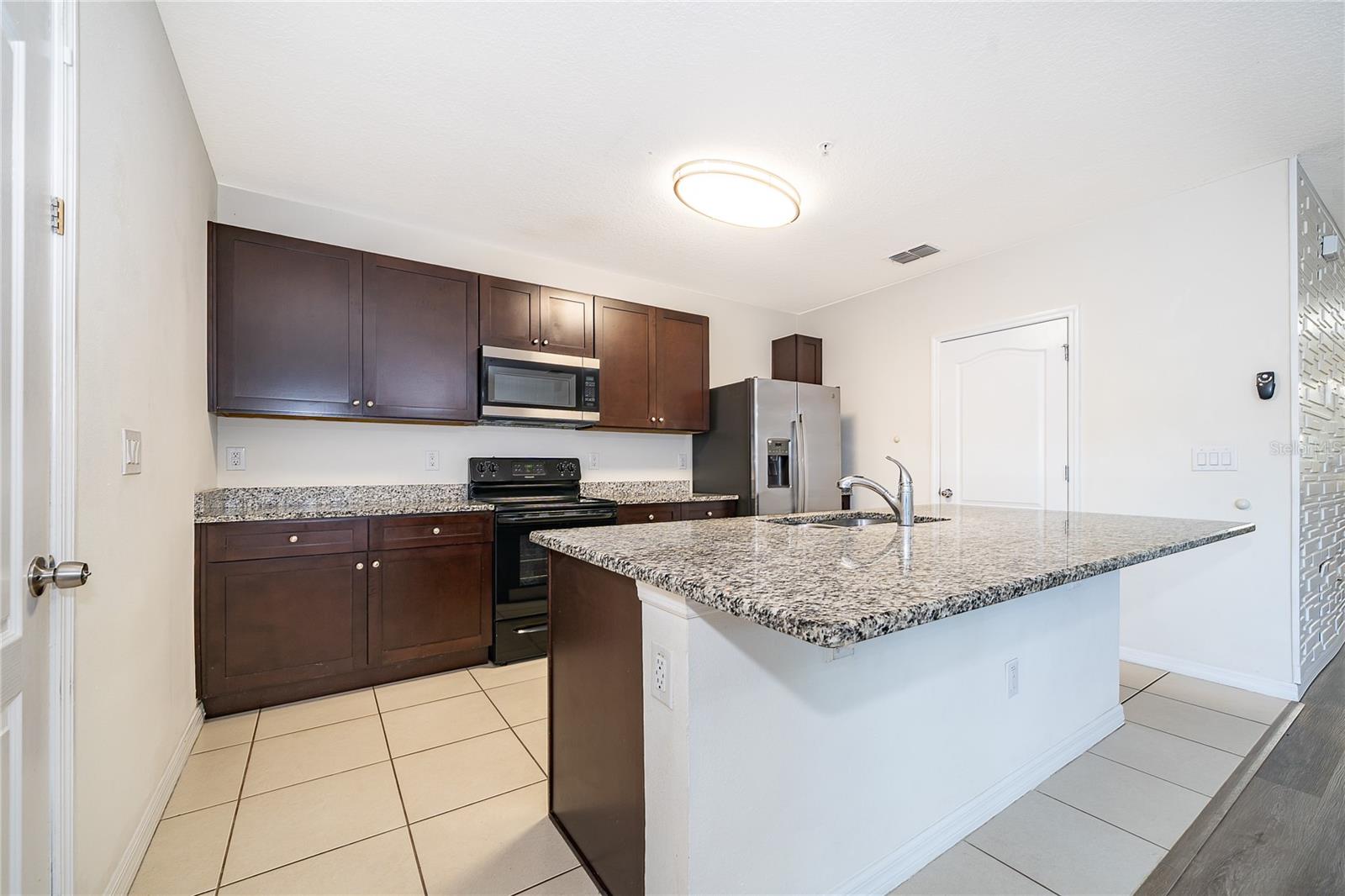 Image 9 of 30 For 4806 Riverwalk Dr.