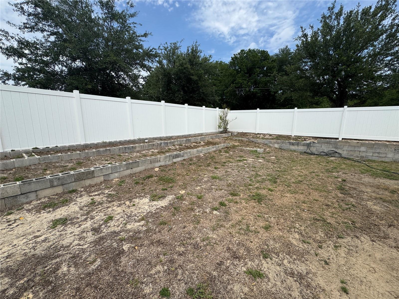 Image 16 of 57 For 906 Chestnut Drive