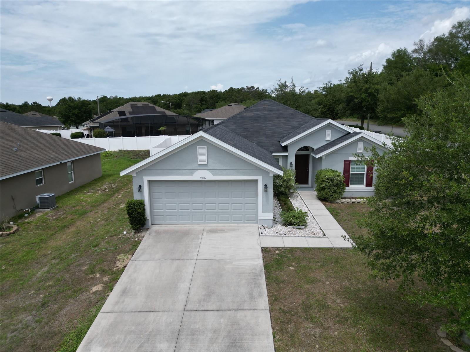 Image 3 of 57 For 906 Chestnut Drive