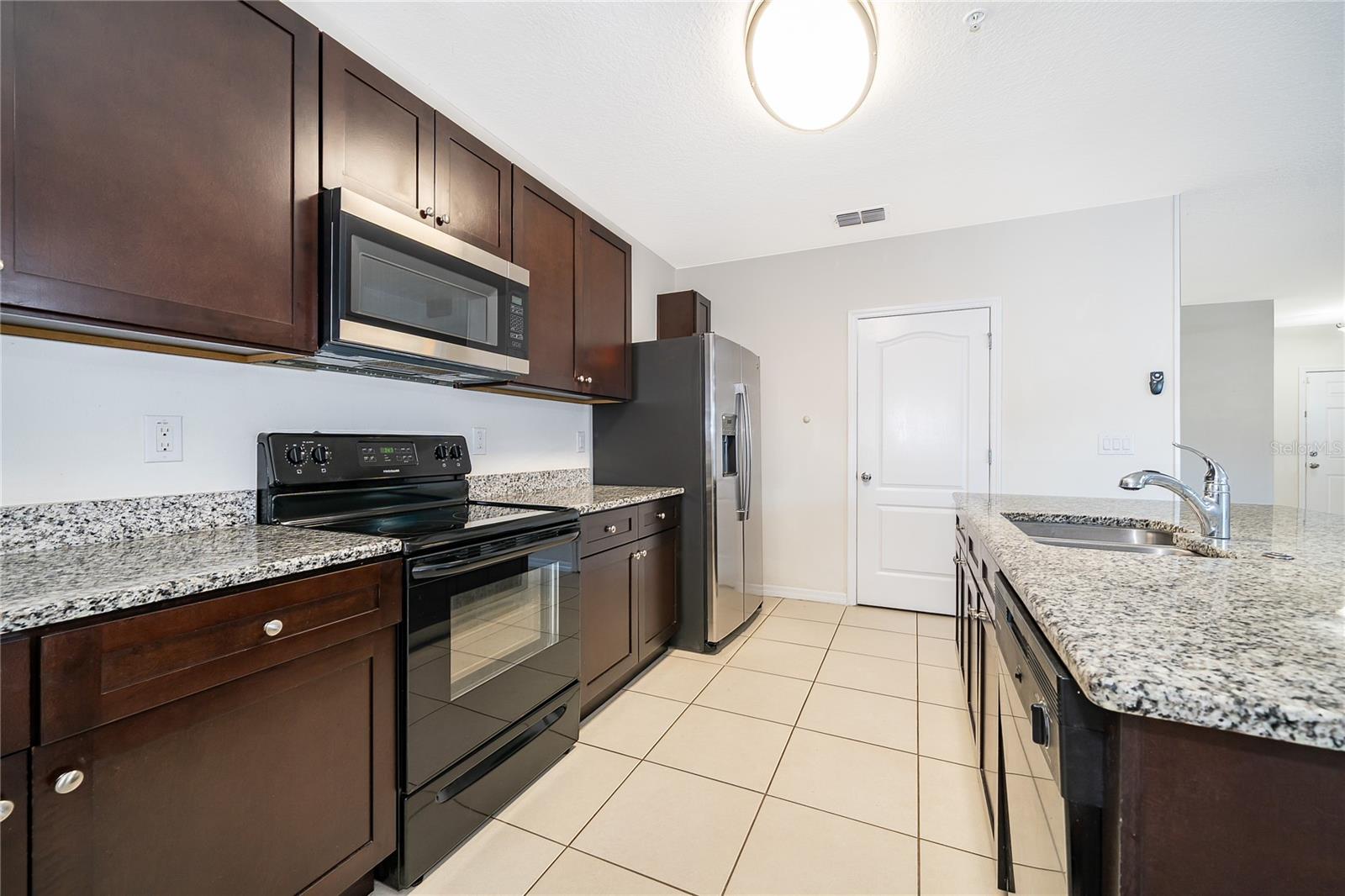 Image 10 of 30 For 4806 Riverwalk Dr.