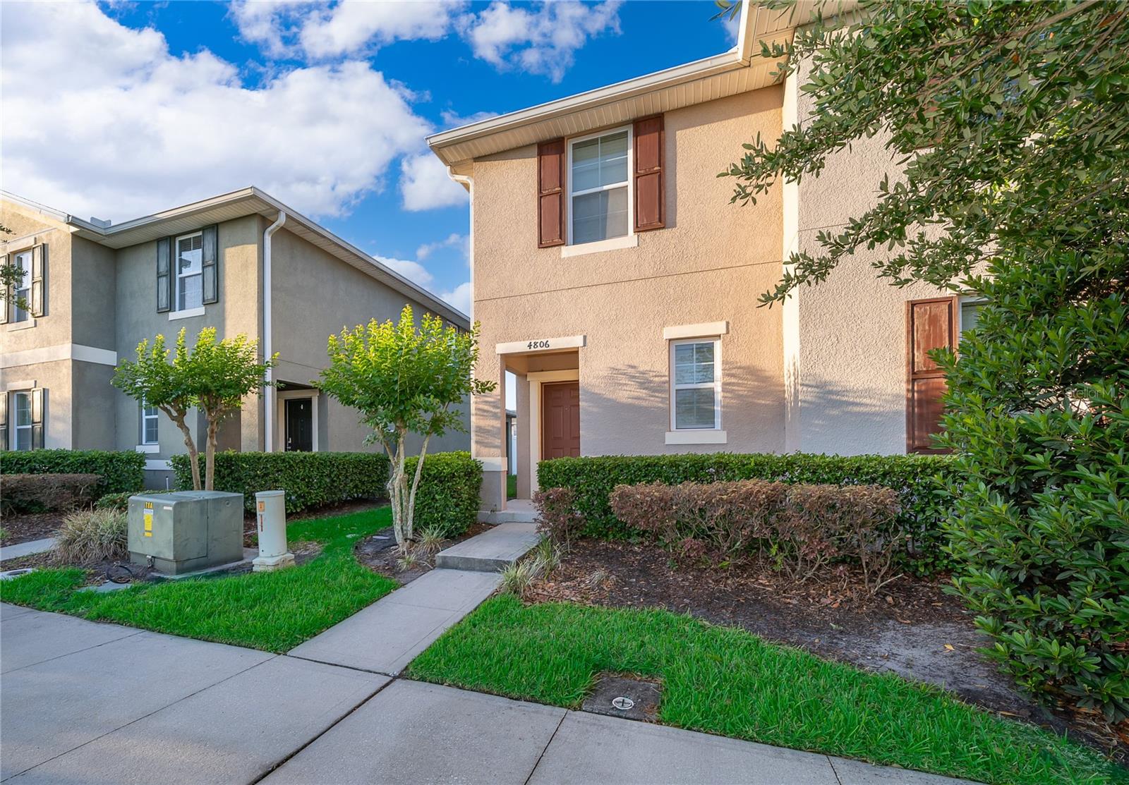 Image 2 of 30 For 4806 Riverwalk Dr.