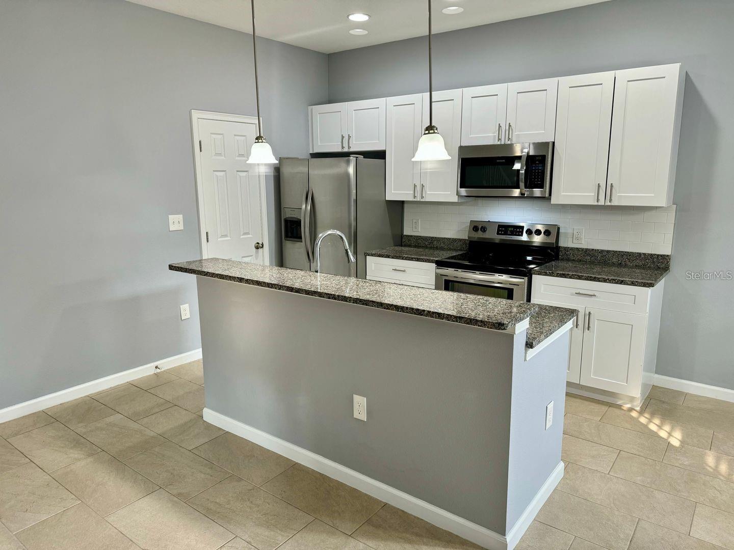 Image 4 of 17 For 930 Lakefront Village Drive