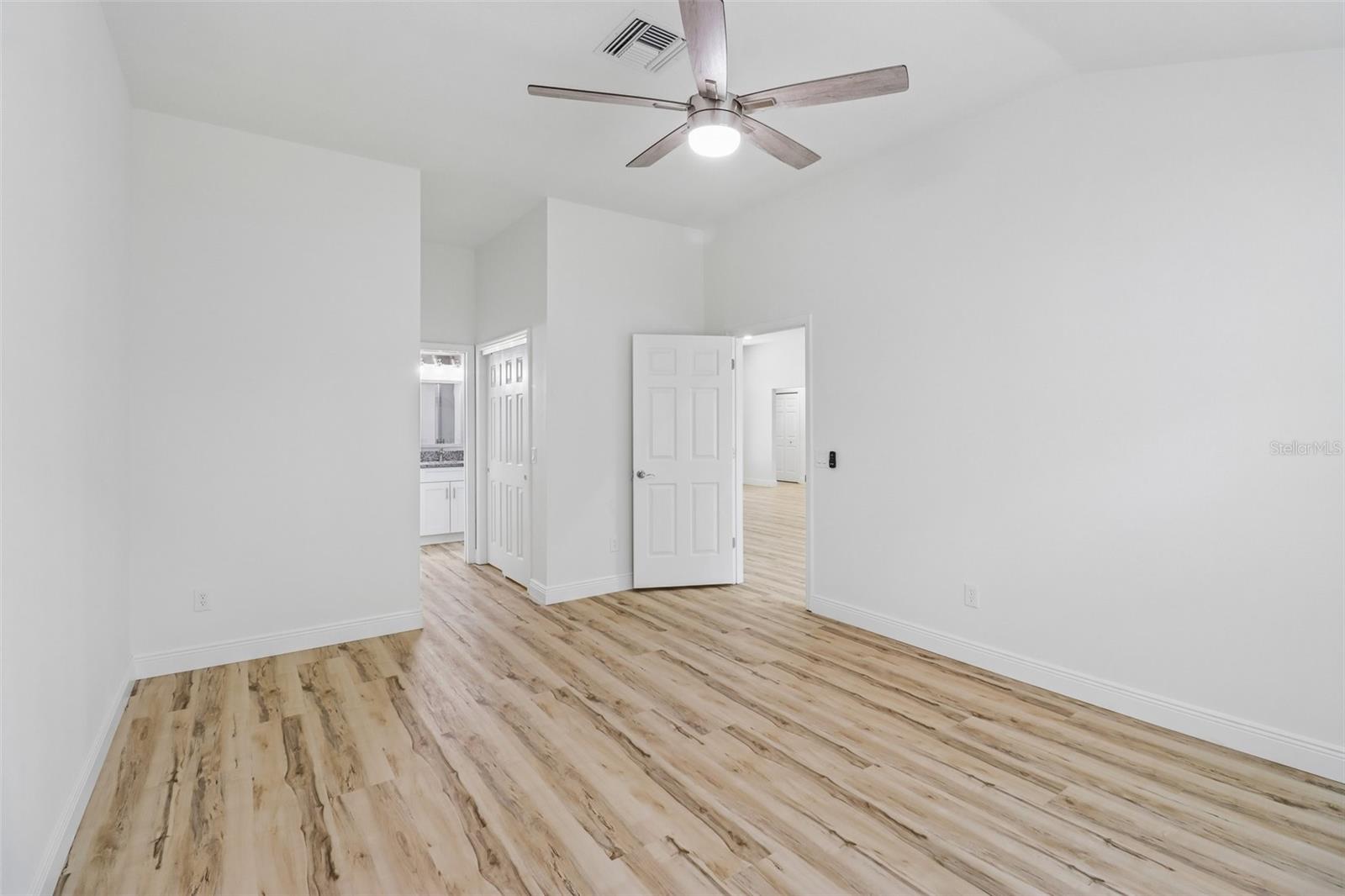 Image 15 of 53 For 207 Desota Court