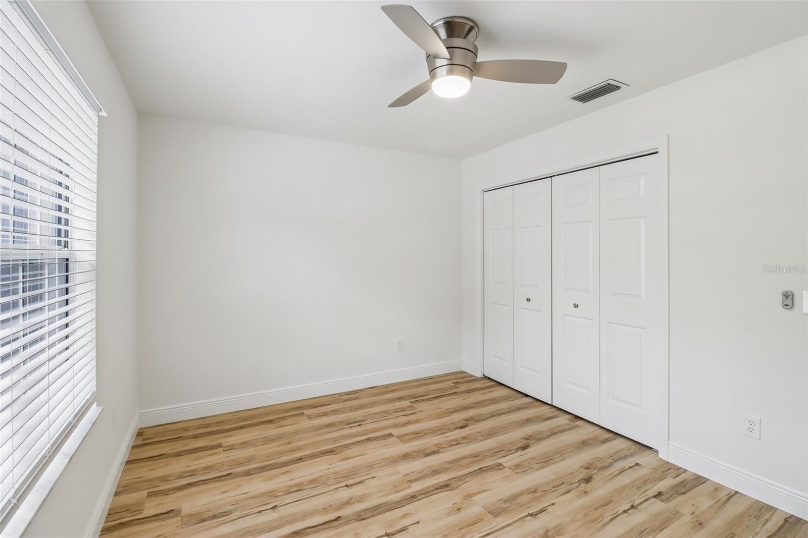 Image 22 of 53 For 207 Desota Court