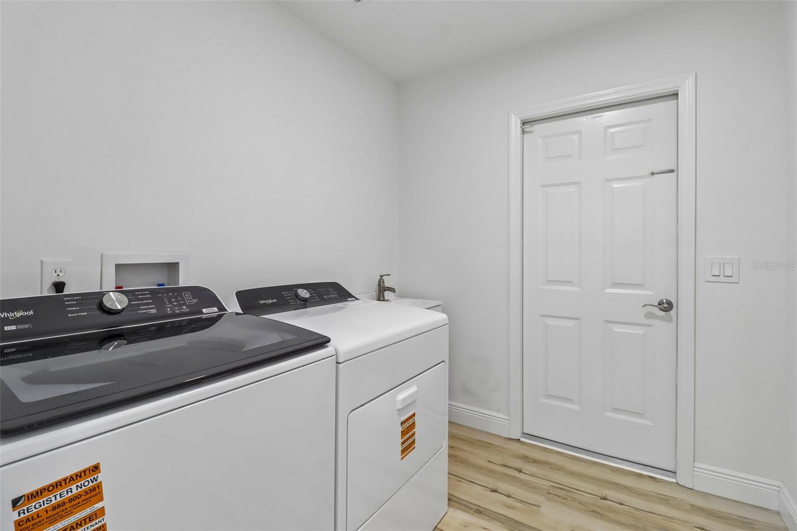 Image 23 of 53 For 207 Desota Court