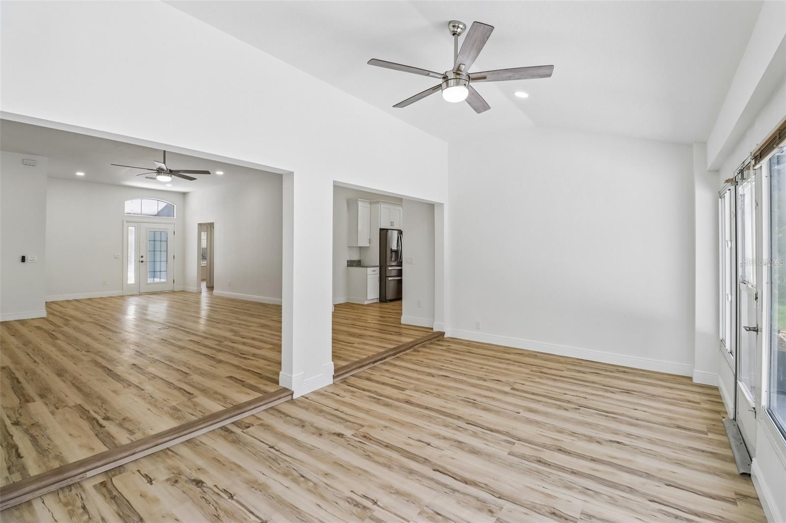 Image 27 of 53 For 207 Desota Court