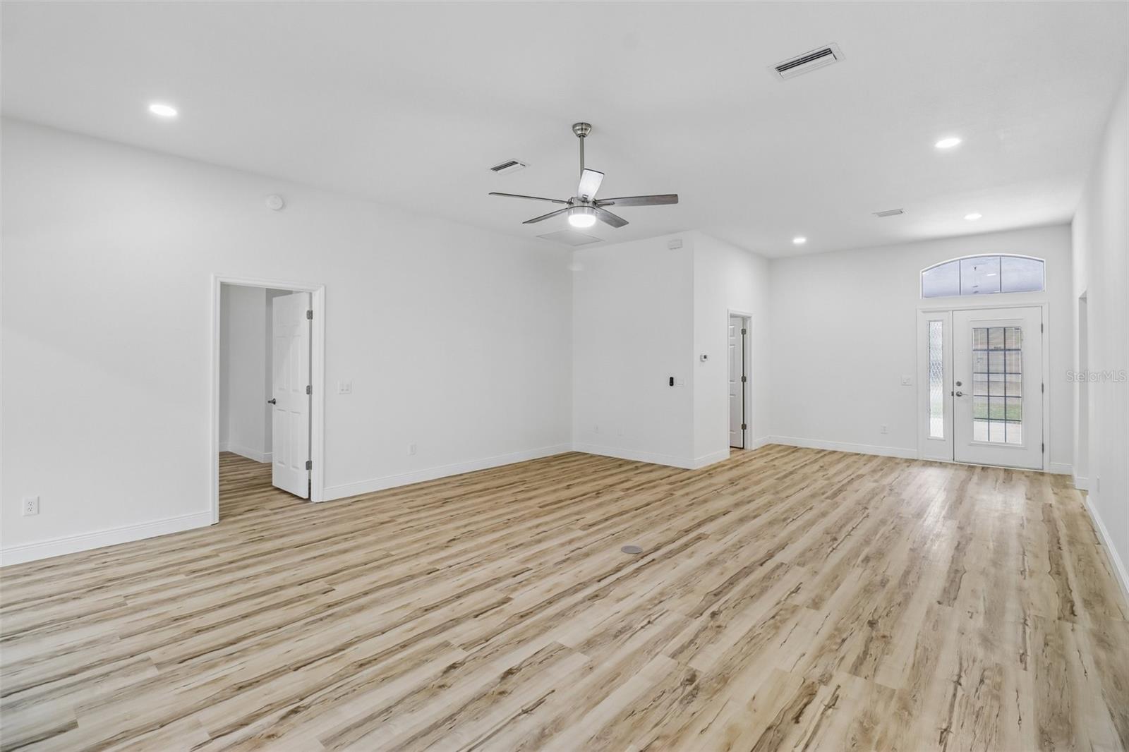 Image 6 of 53 For 207 Desota Court