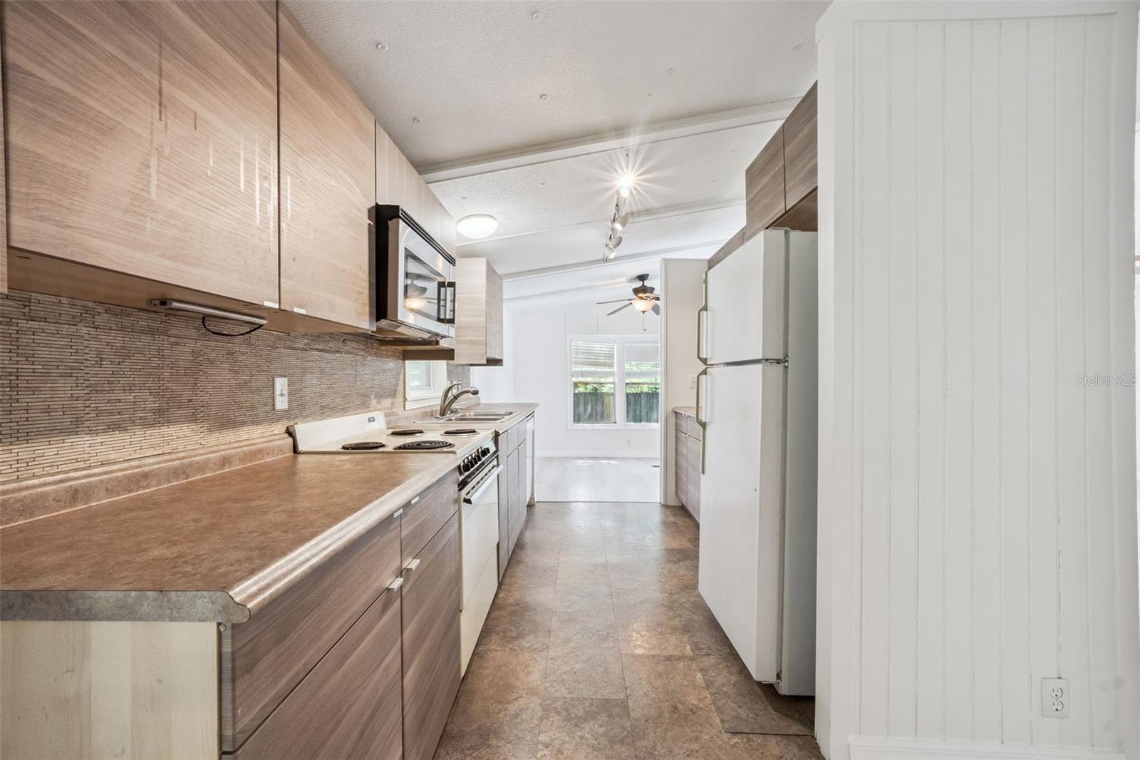 Image 11 of 34 For 16802 Sugar Berry Lane