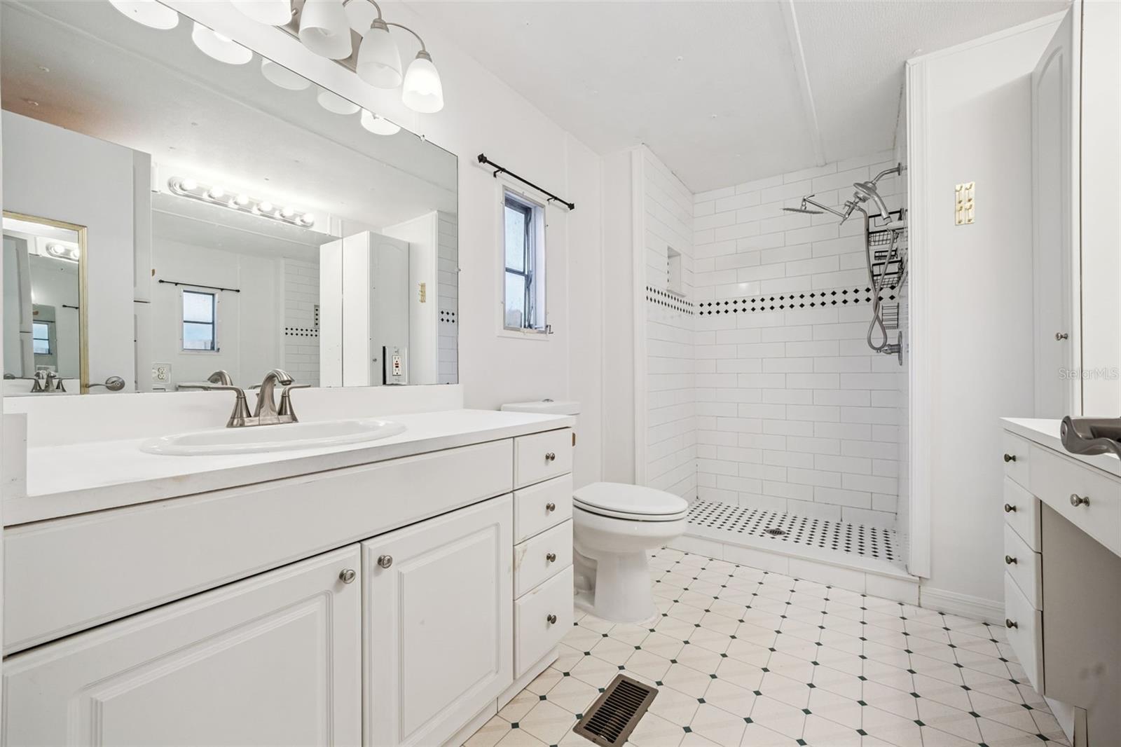 Image 17 of 34 For 16802 Sugar Berry Lane