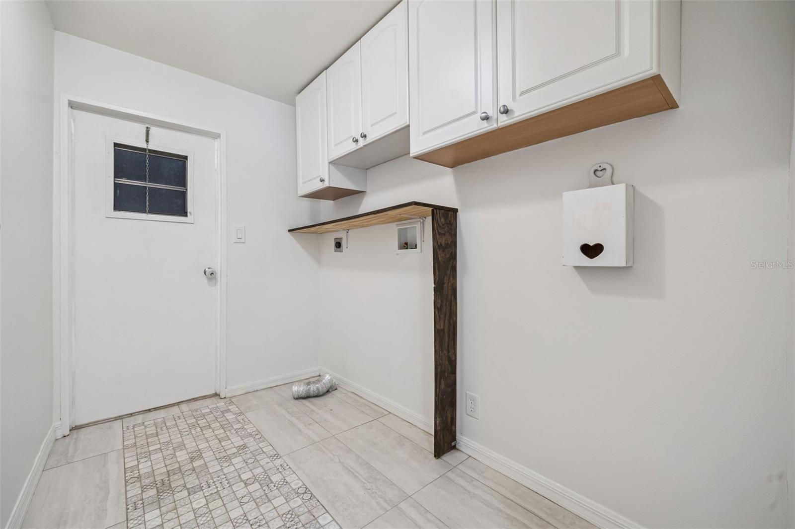 Image 19 of 34 For 16802 Sugar Berry Lane