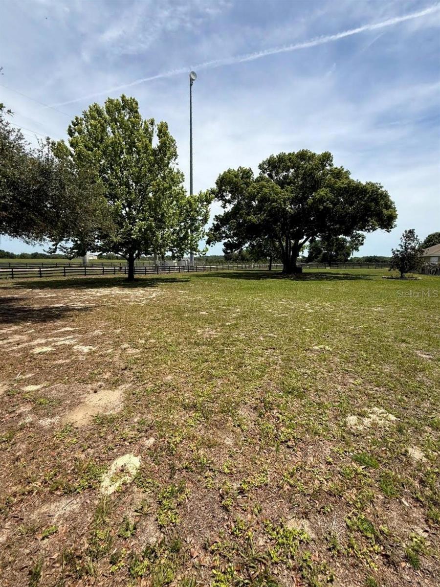 Image 4 of 27 For 41430 Roger Giles Road