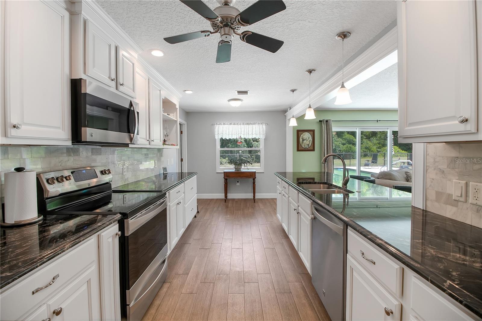 Image 18 of 47 For 17373 130th Avenue