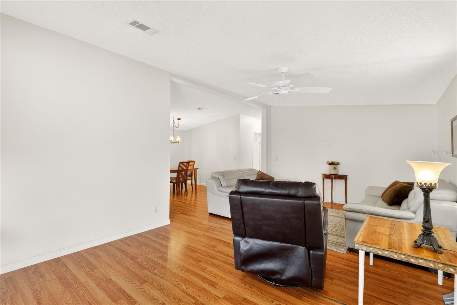Image 11 of 23 For 728 Prado Drive