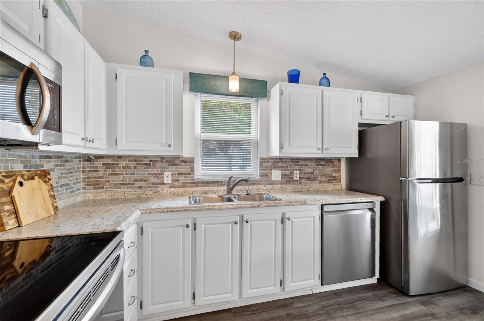 Image 6 of 23 For 728 Prado Drive