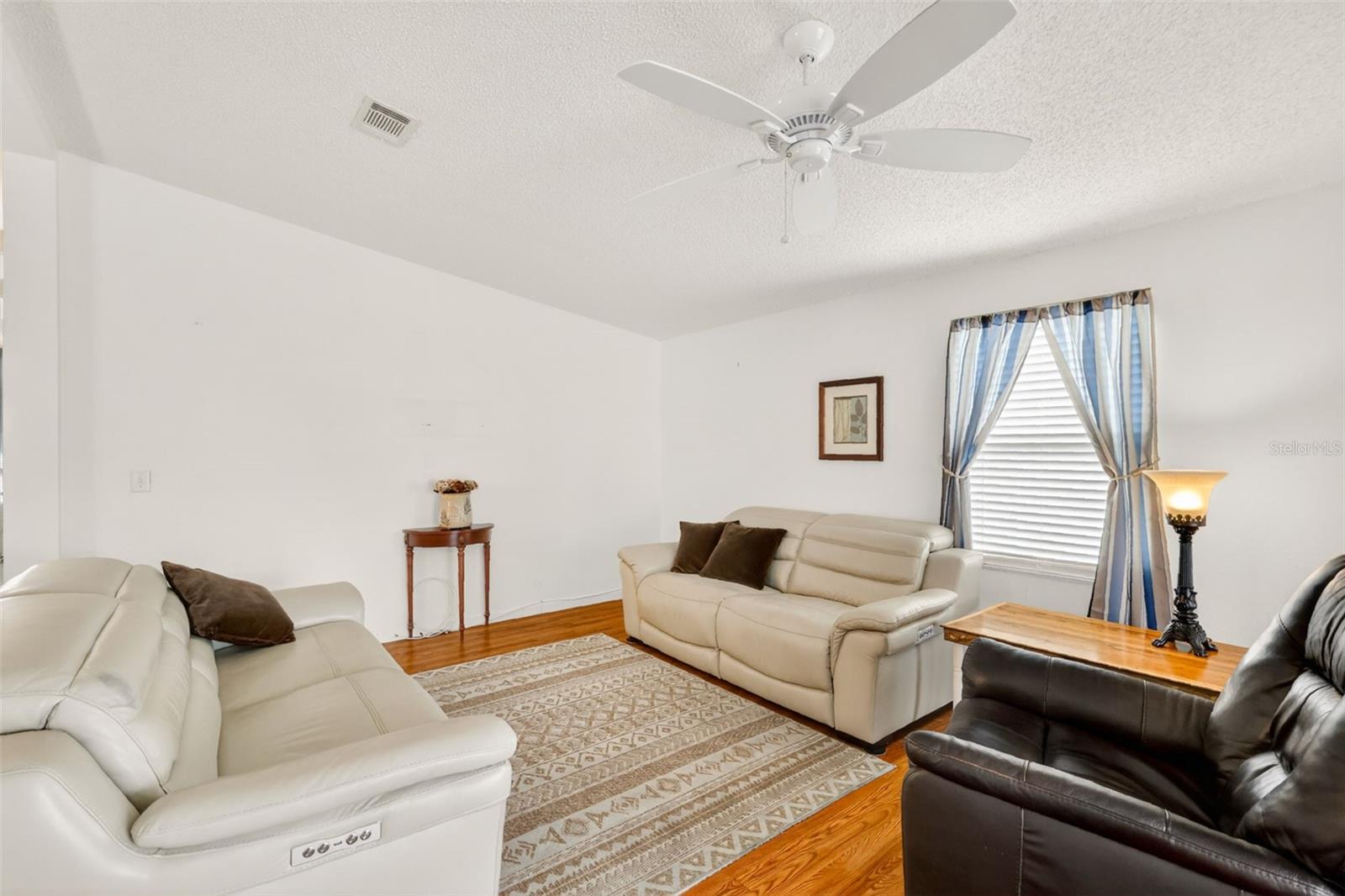 Image 9 of 23 For 728 Prado Drive