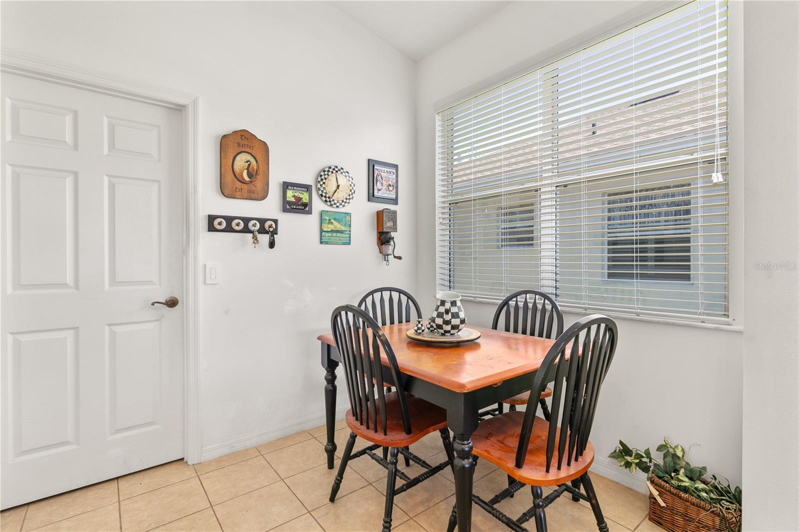 Image 13 of 27 For 112 Flame Vine Way