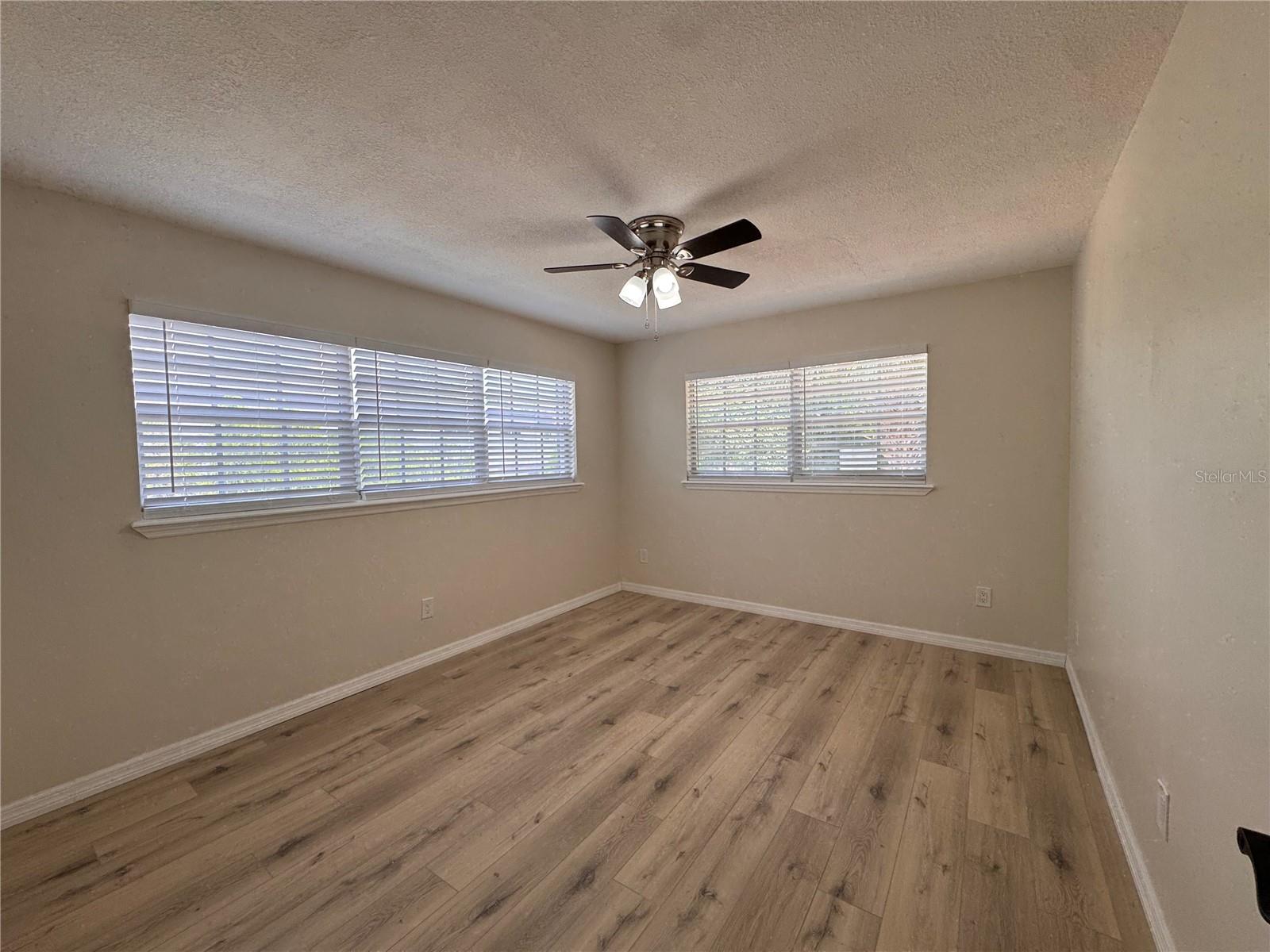 Image 11 of 18 For 791 Lake Avenue 6