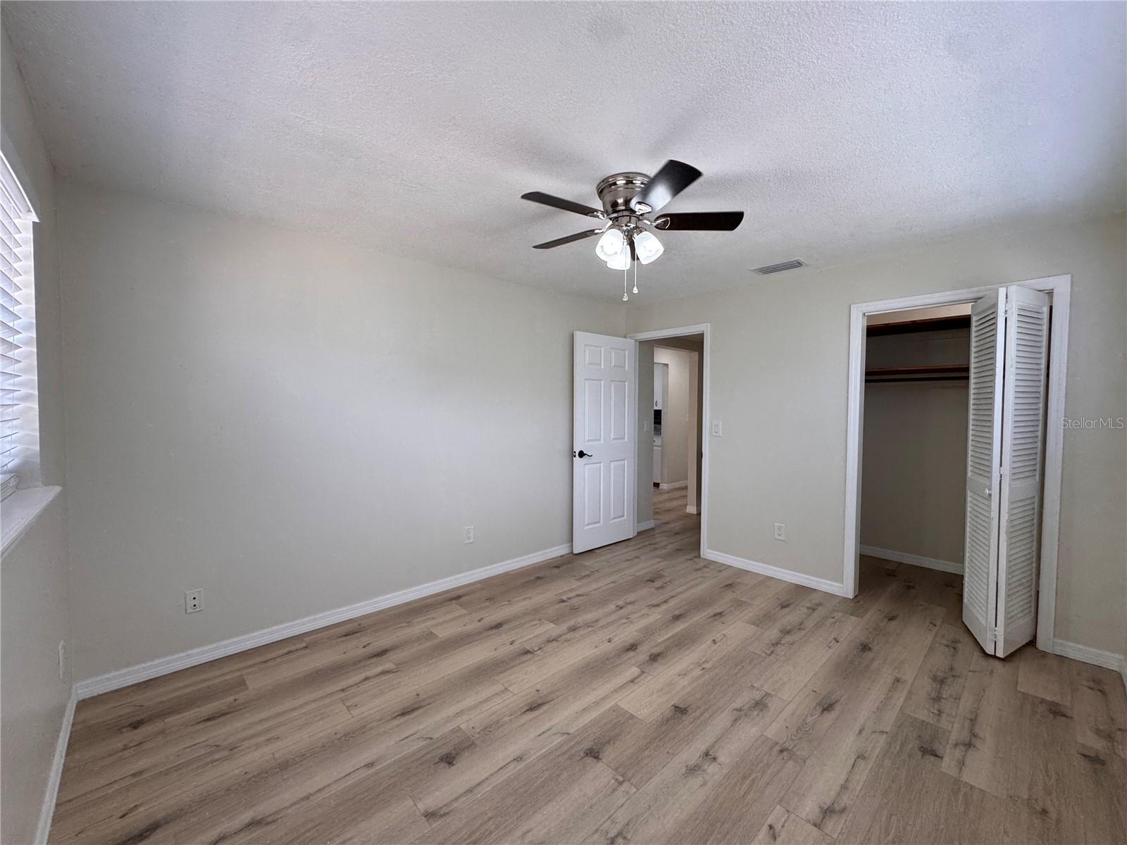 Image 12 of 18 For 791 Lake Avenue 6