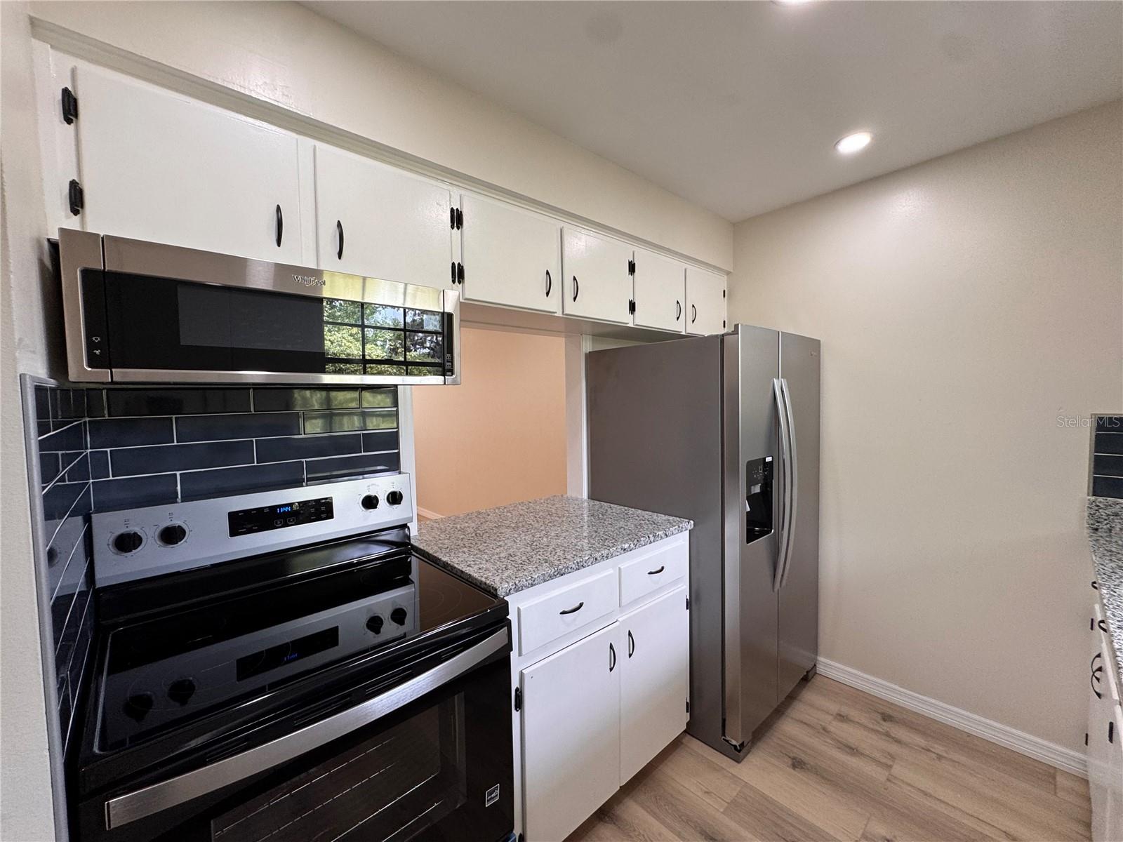 Image 6 of 18 For 791 Lake Avenue 6