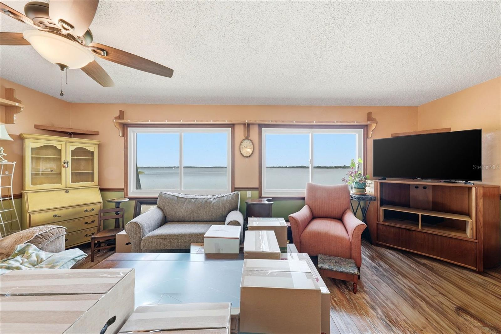 Image 18 of 37 For 400 Lakeshore Drive
