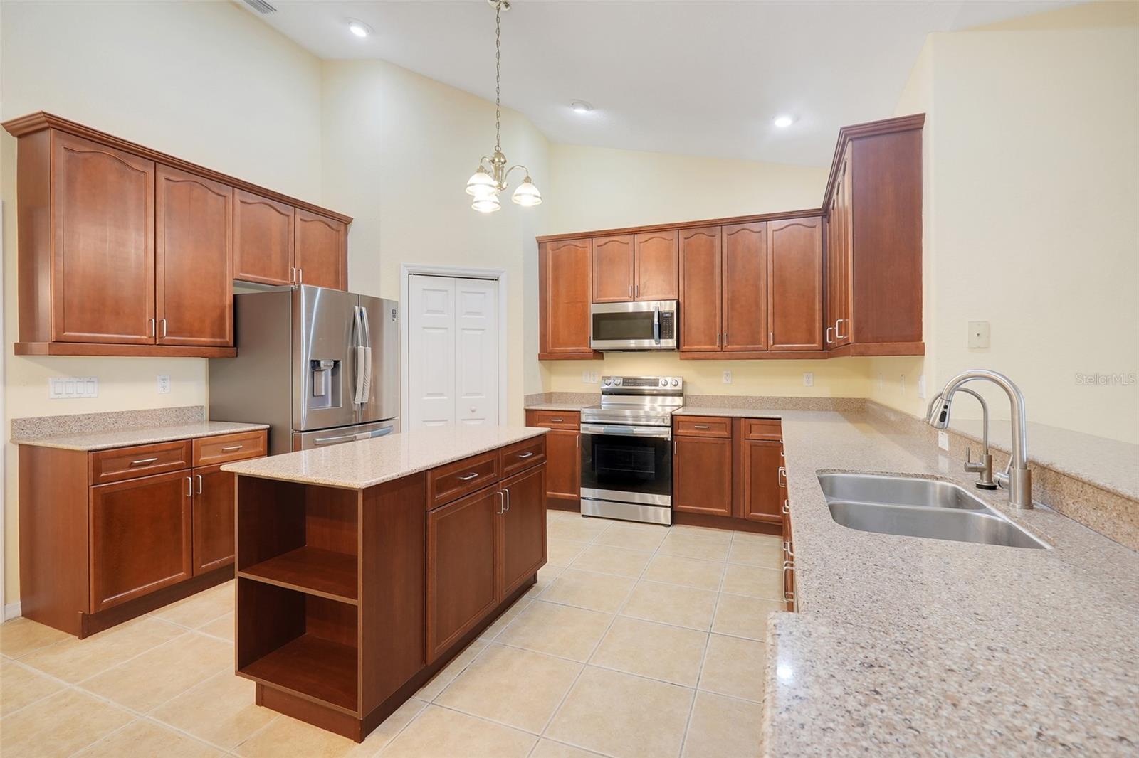 Image 11 of 47 For 16741 Tall Grass Lane