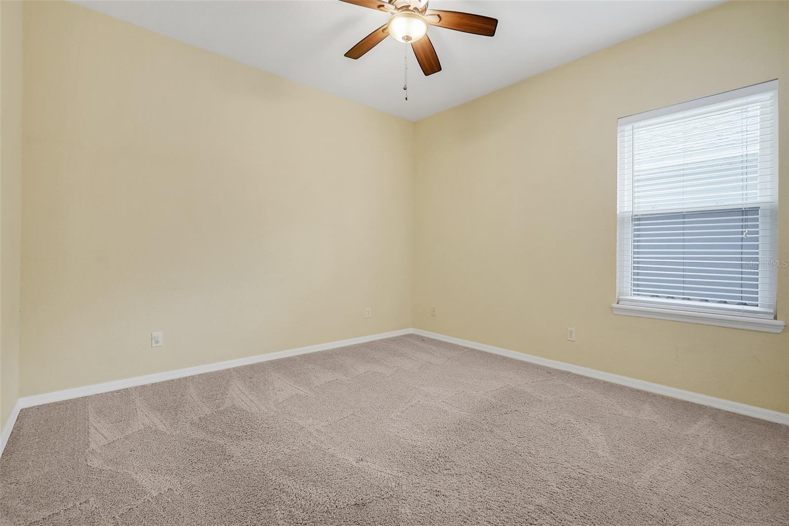 Image 21 of 47 For 16741 Tall Grass Lane