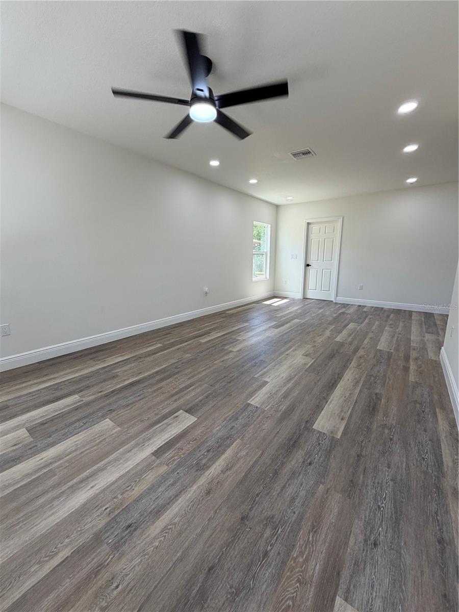 Image 9 of 14 For 7152 Palm Avenue