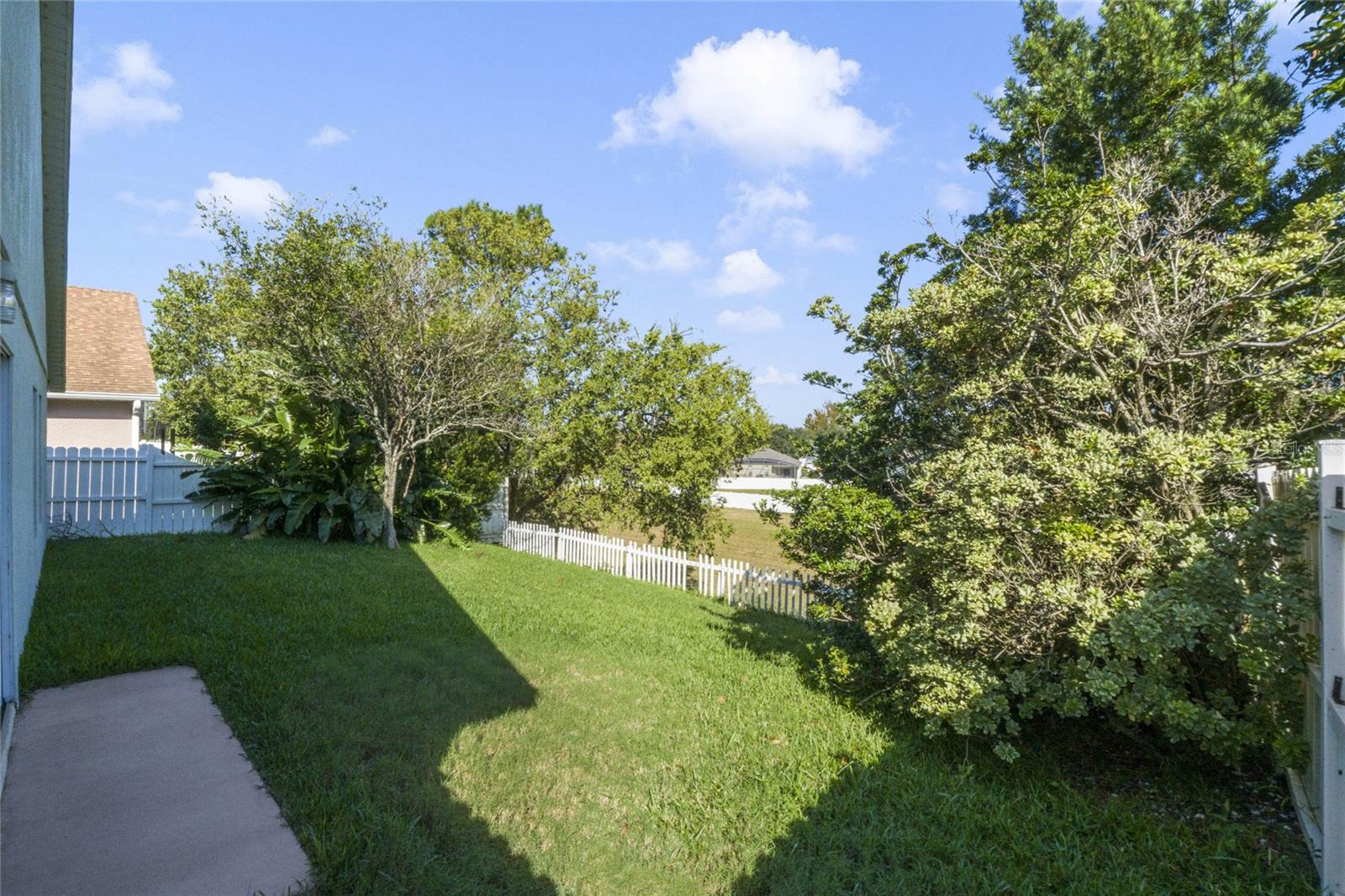 Image 20 of 29 For 15929 Bay Vista Drive