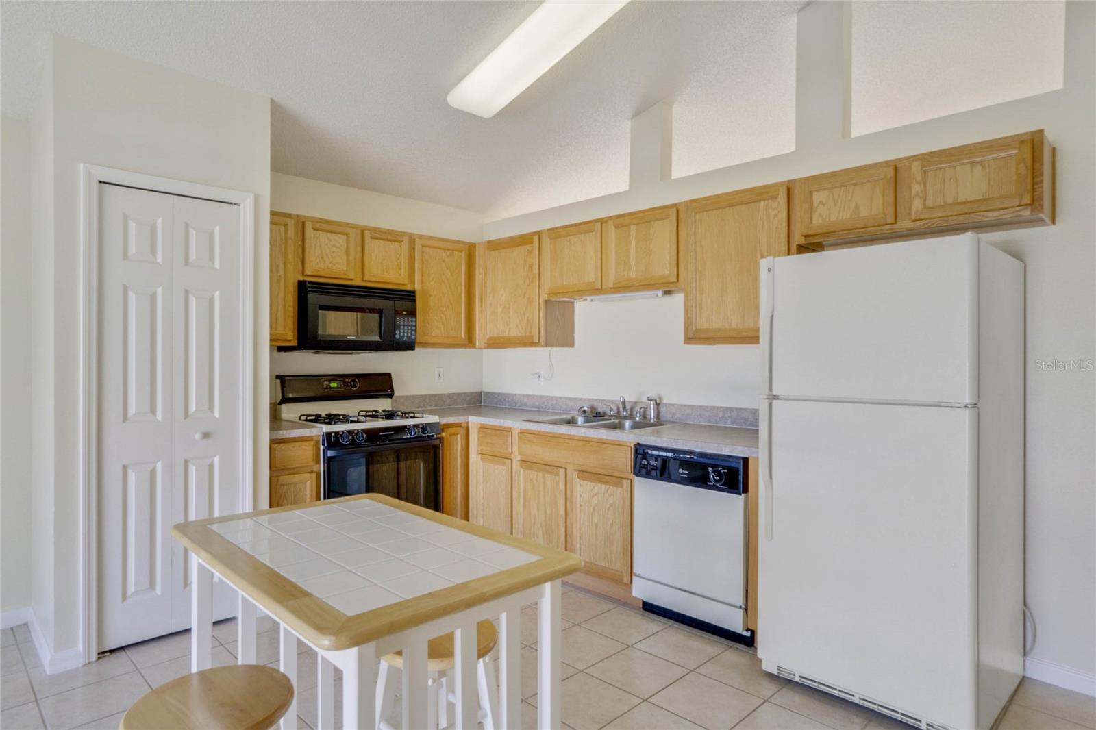 Image 7 of 29 For 15929 Bay Vista Drive