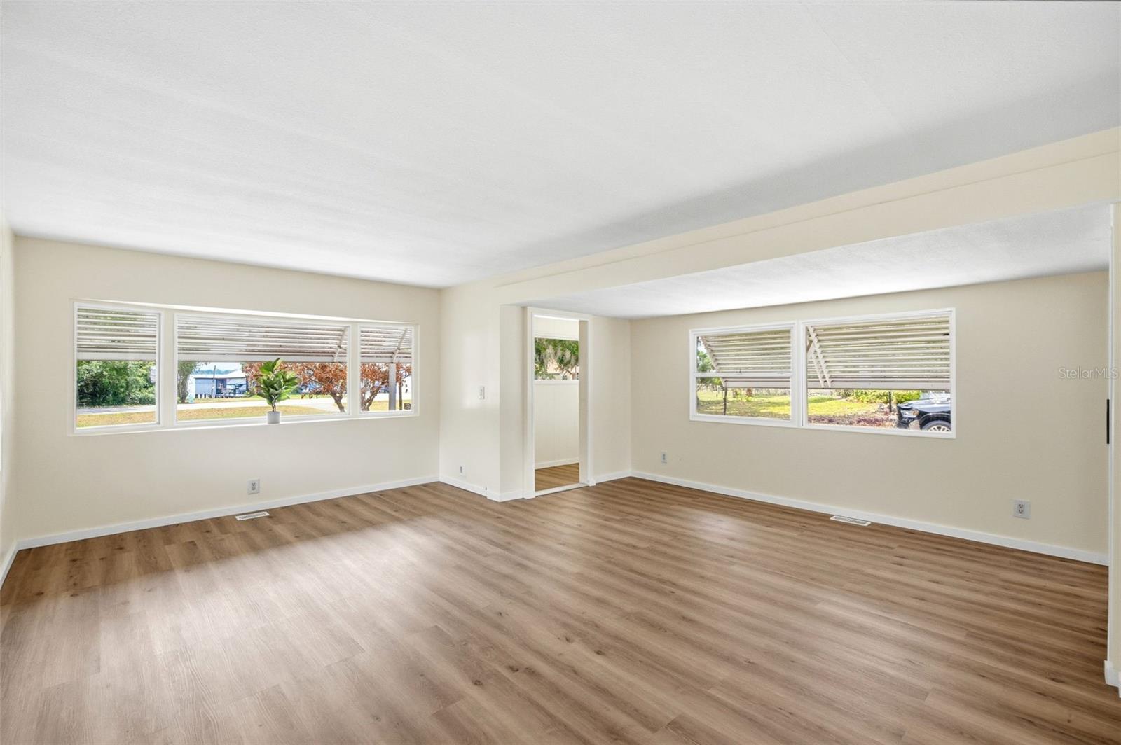 Image 14 of 35 For 14742 Mandarin Street