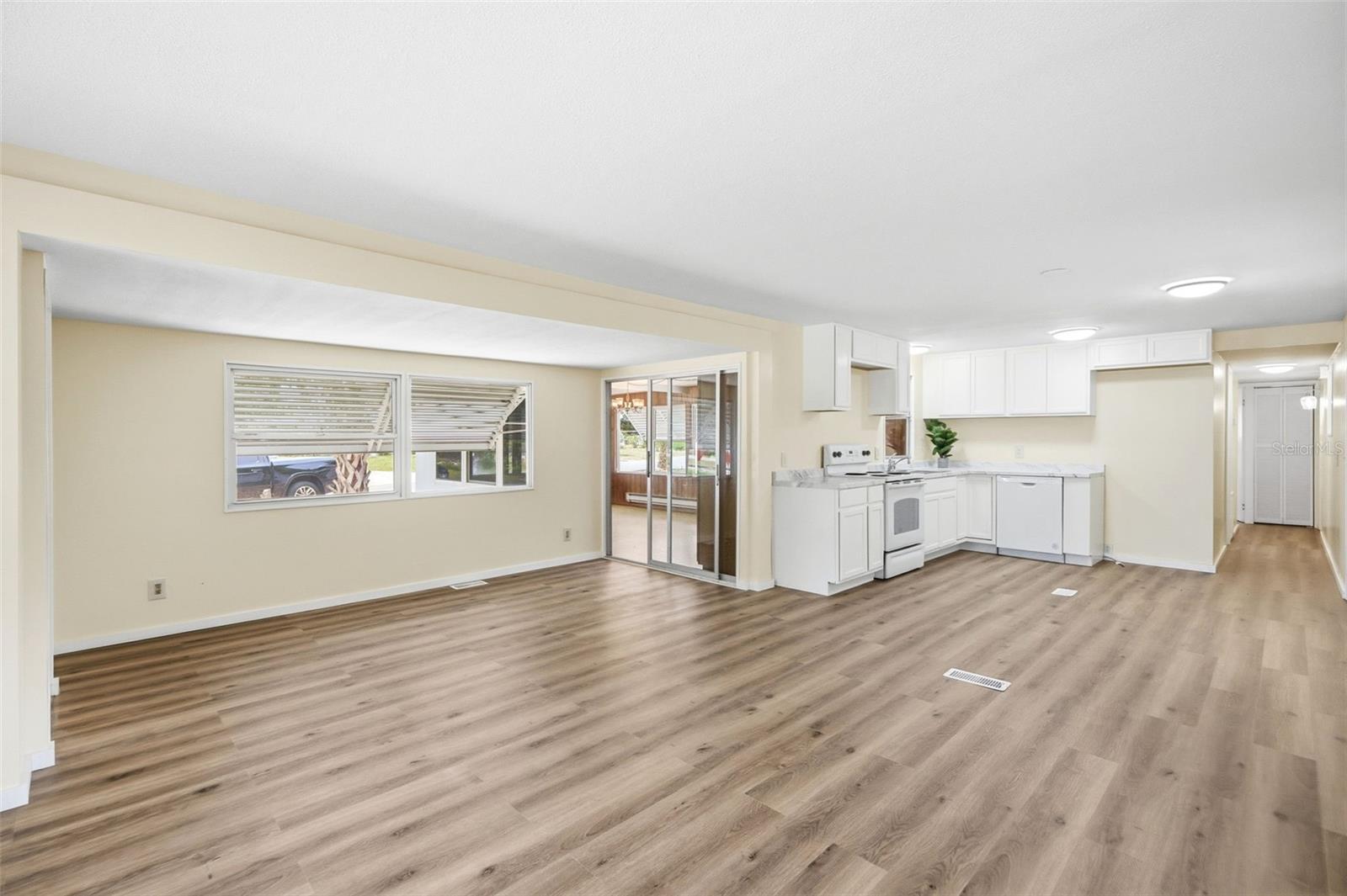 Image 15 of 35 For 14742 Mandarin Street