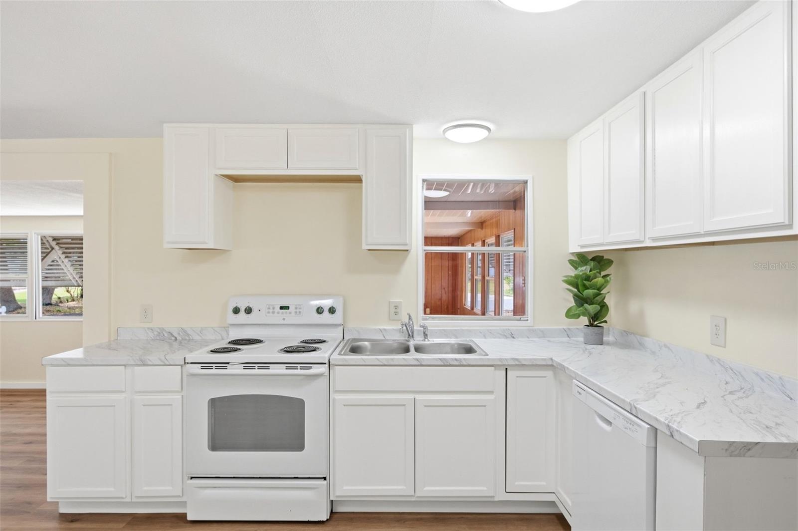 Image 20 of 35 For 14742 Mandarin Street