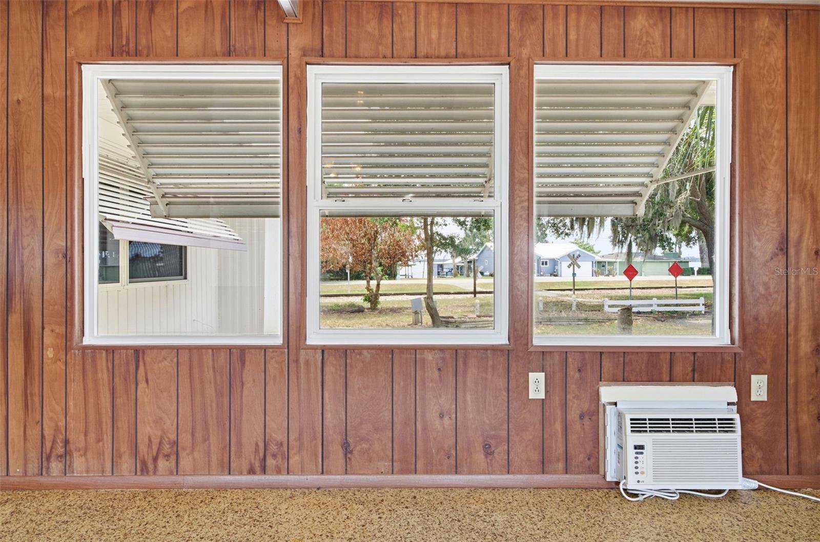 Image 9 of 35 For 14742 Mandarin Street