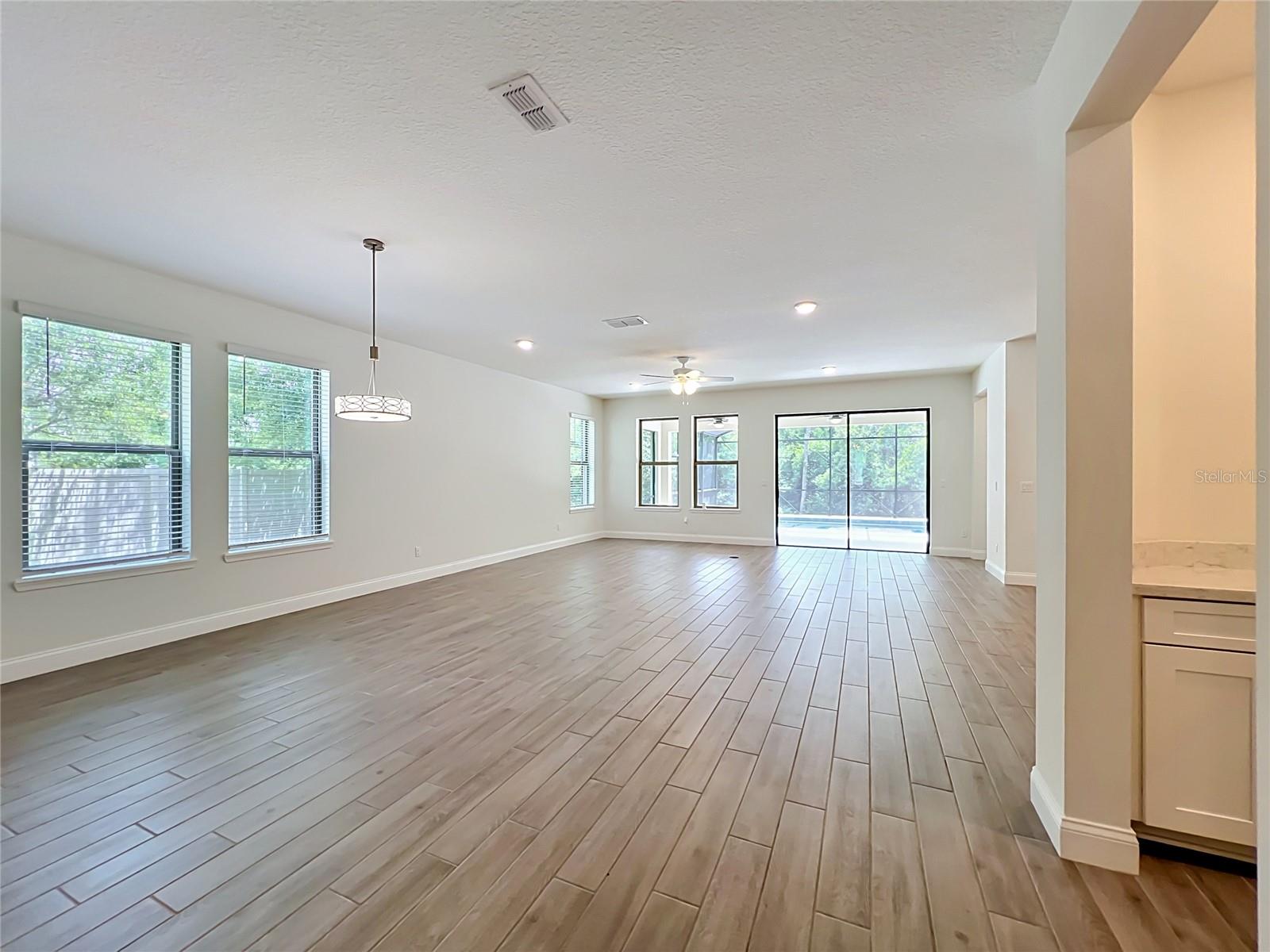 Image 16 of 100 For 8409 Vivaro Isle Way