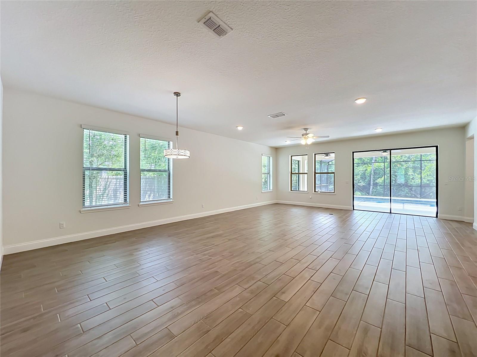 Image 17 of 100 For 8409 Vivaro Isle Way