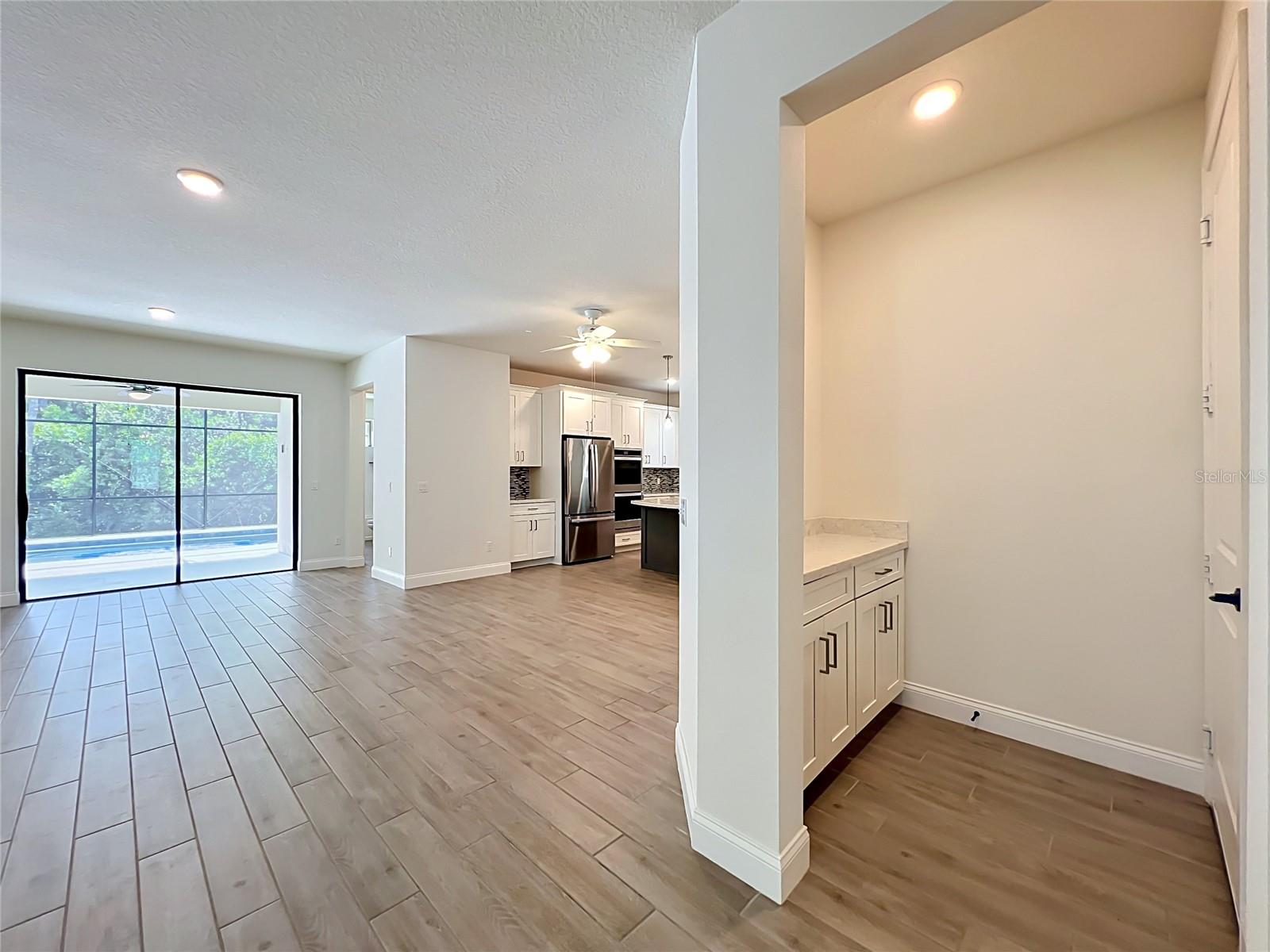 Image 18 of 100 For 8409 Vivaro Isle Way