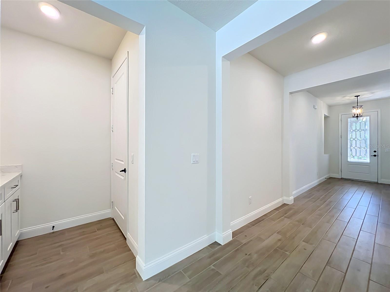 Image 19 of 100 For 8409 Vivaro Isle Way