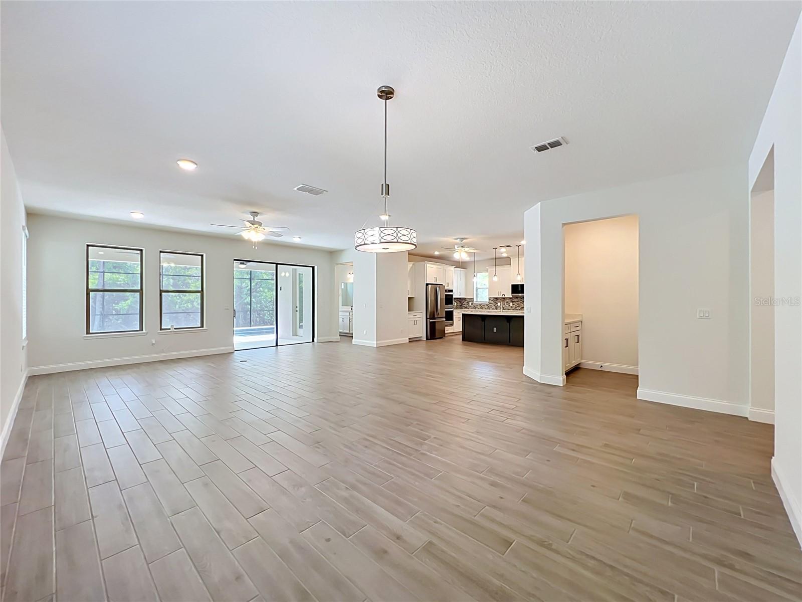 Image 22 of 100 For 8409 Vivaro Isle Way