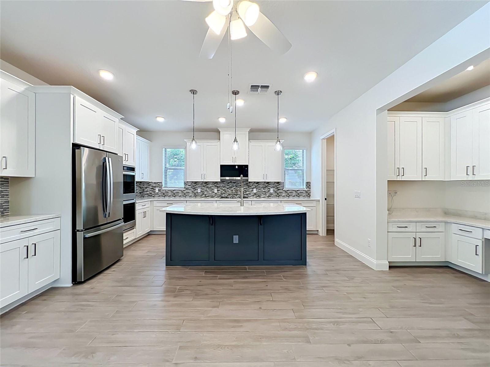 Image 27 of 100 For 8409 Vivaro Isle Way