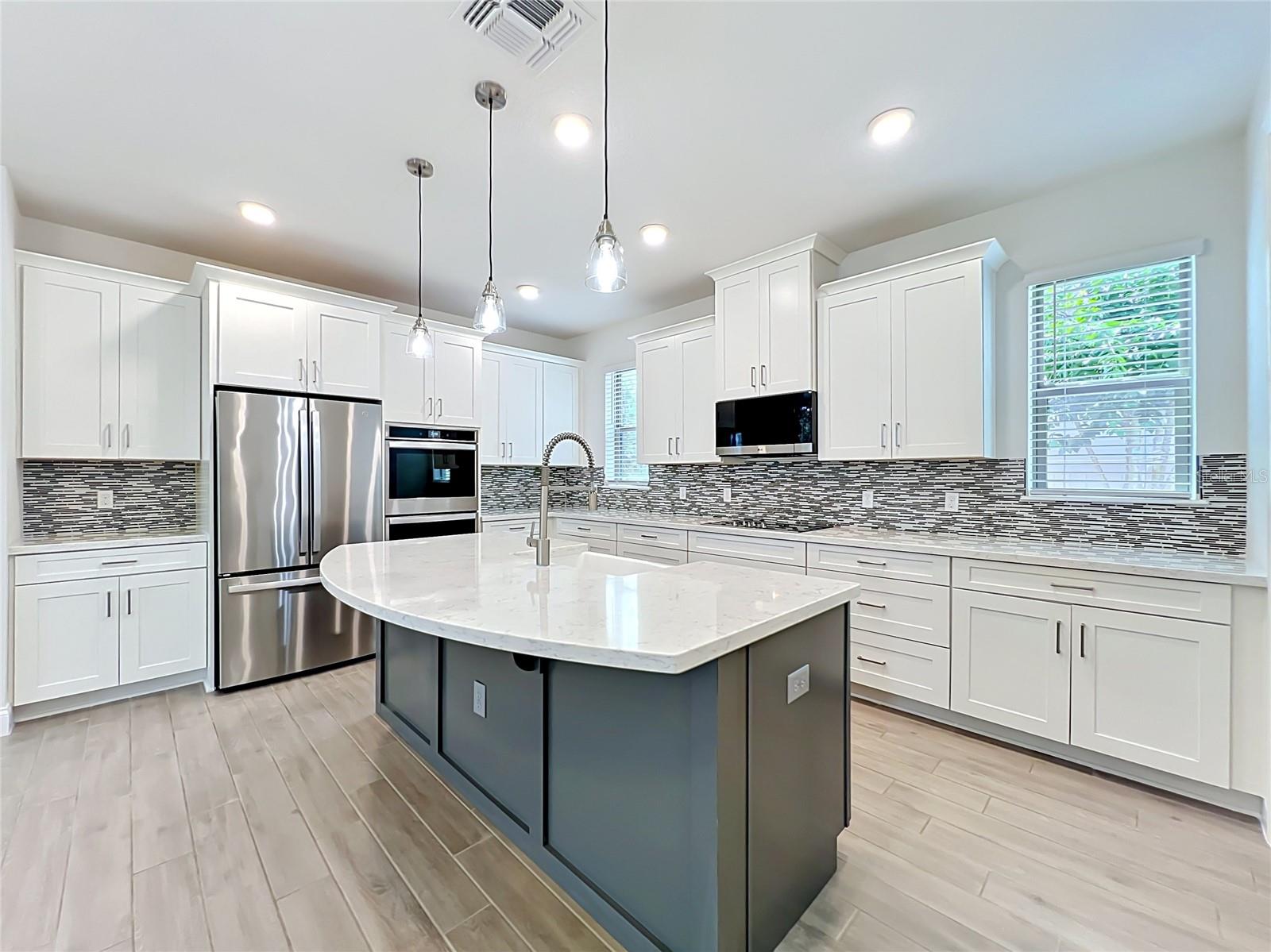 Image 31 of 100 For 8409 Vivaro Isle Way