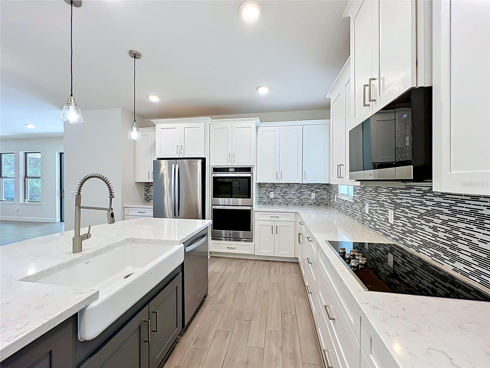 Image 32 of 100 For 8409 Vivaro Isle Way