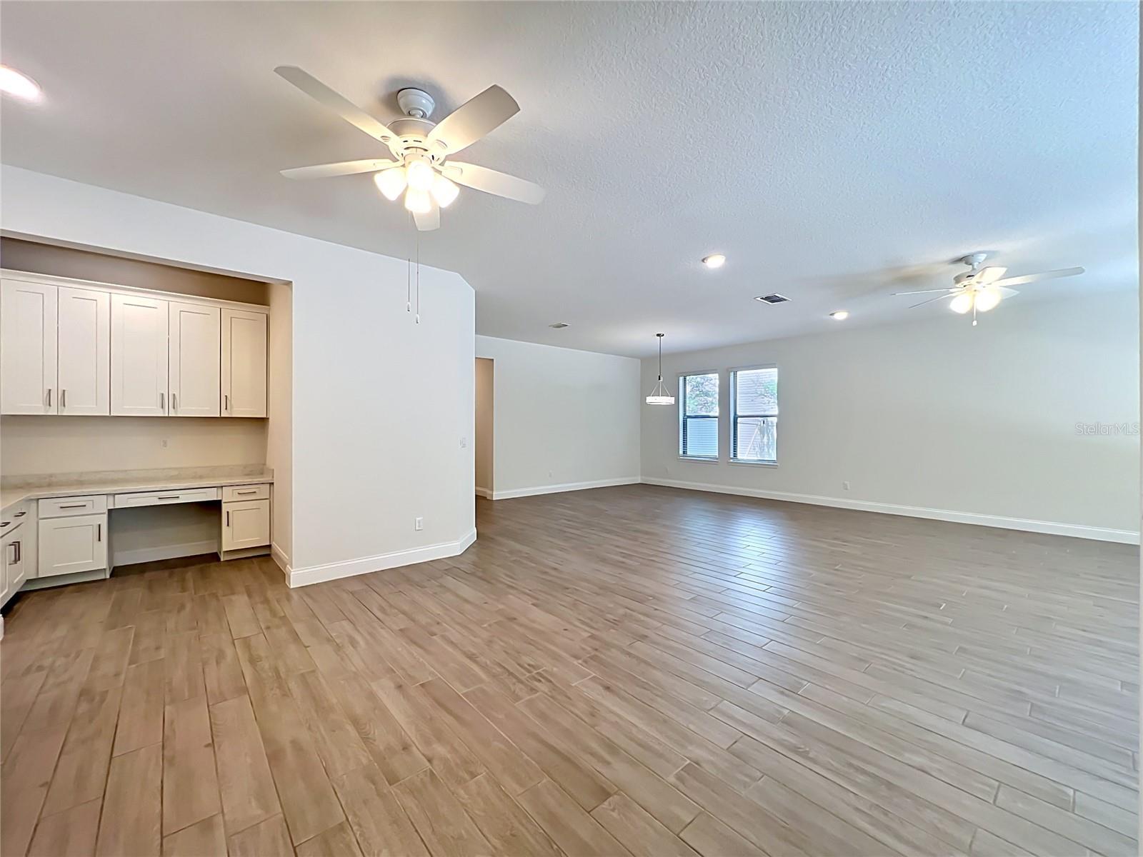 Image 36 of 100 For 8409 Vivaro Isle Way