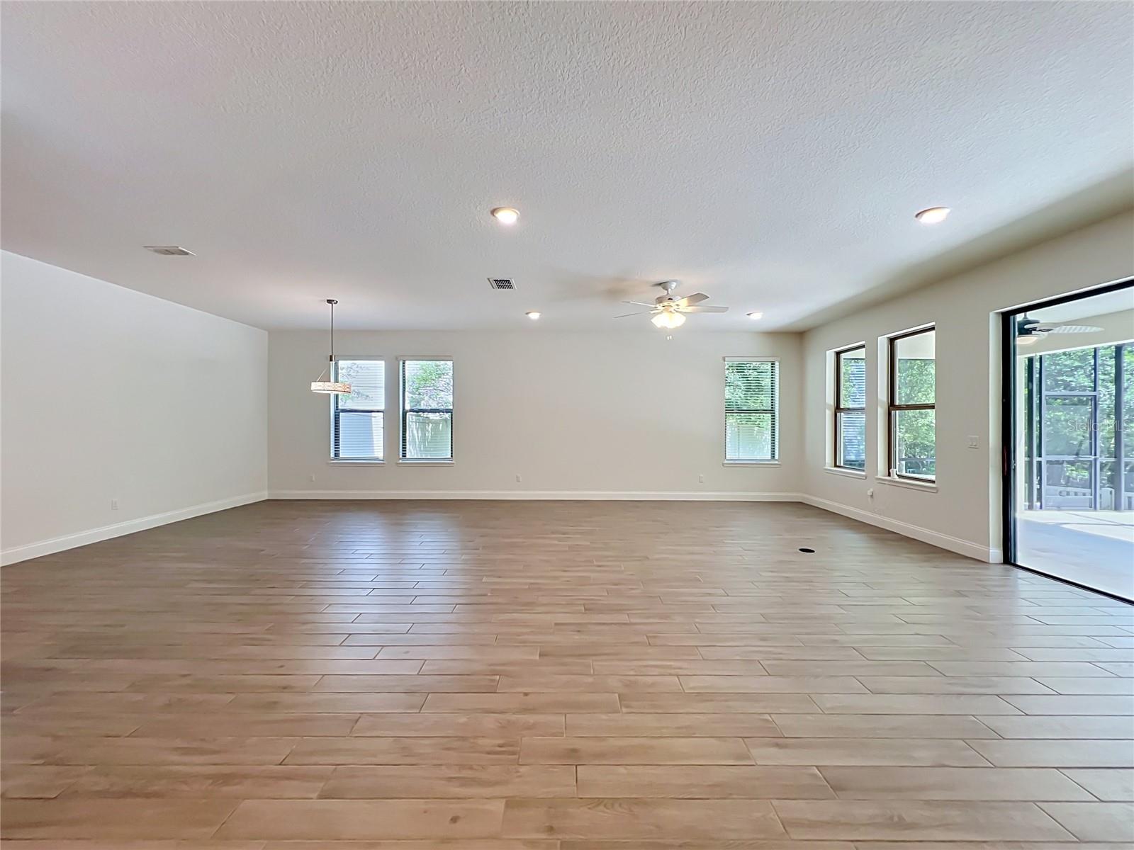 Image 37 of 100 For 8409 Vivaro Isle Way