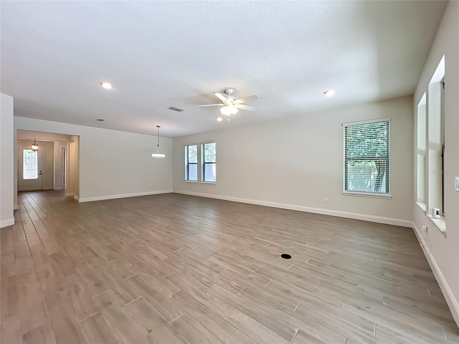Image 38 of 100 For 8409 Vivaro Isle Way