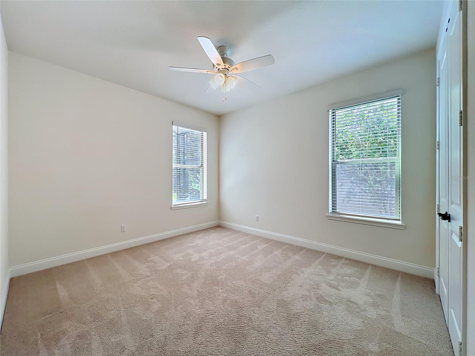 Image 41 of 100 For 8409 Vivaro Isle Way