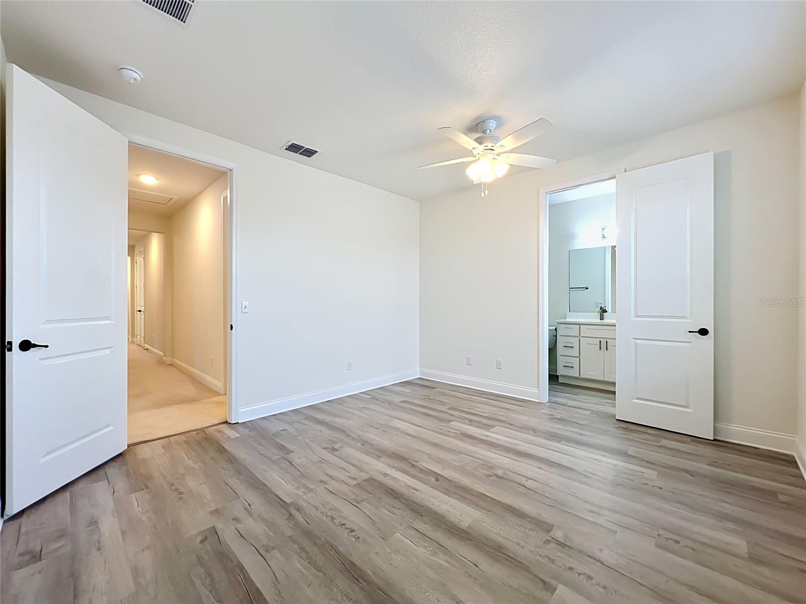 Image 53 of 100 For 8409 Vivaro Isle Way