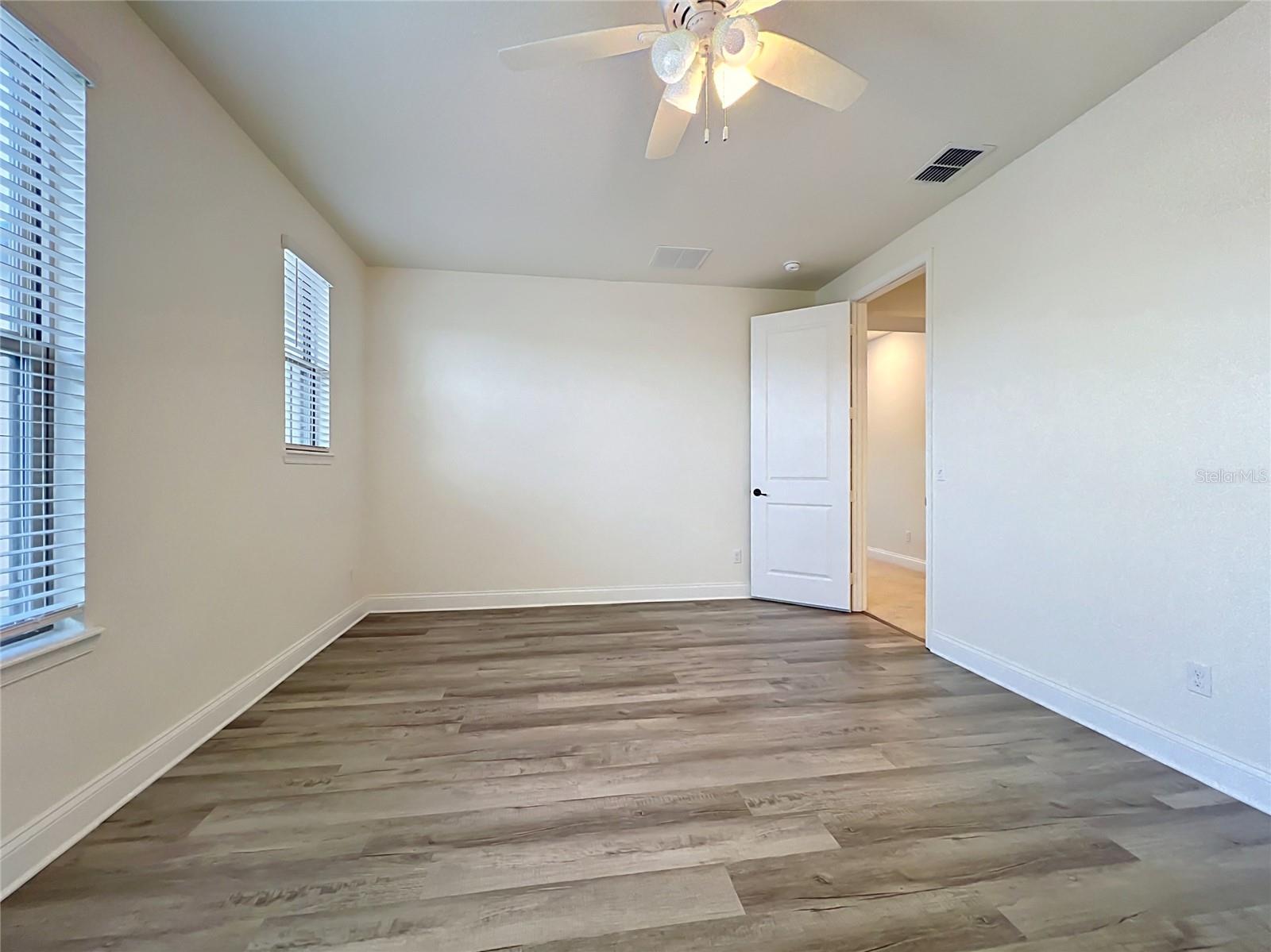 Image 54 of 100 For 8409 Vivaro Isle Way